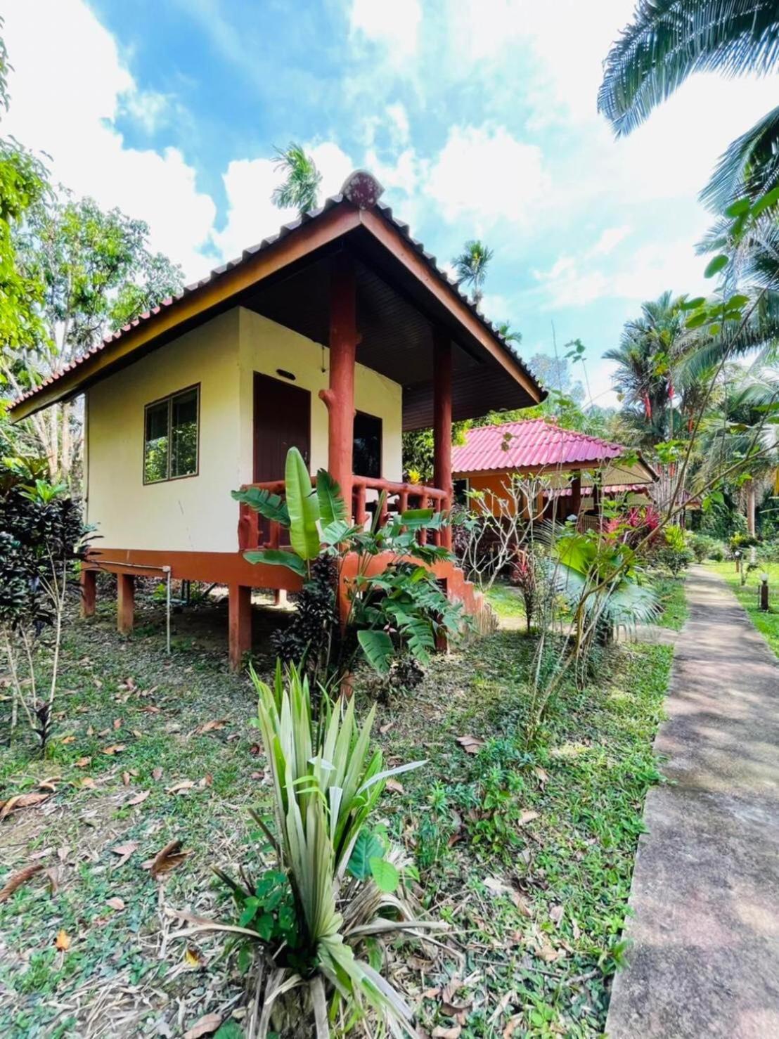 Khao Sok Nung House Hotel Khao Sok National Park Eksteriør billede